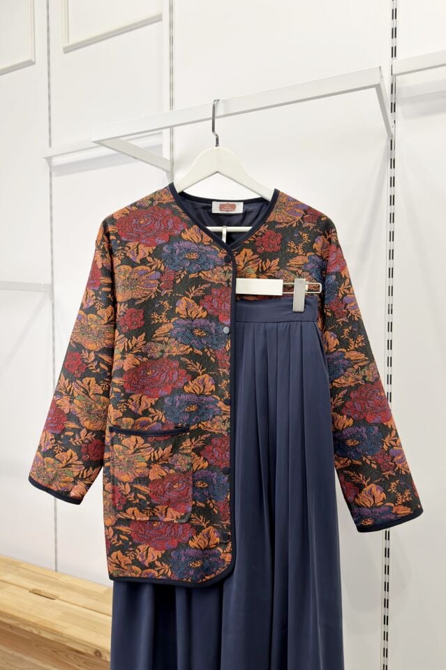 Çiçek Desenli Kapitone Ceket