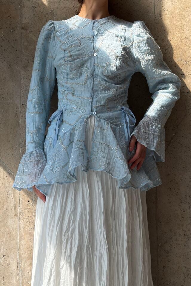 Sim İşlemeli Mavi Brode Gömlek