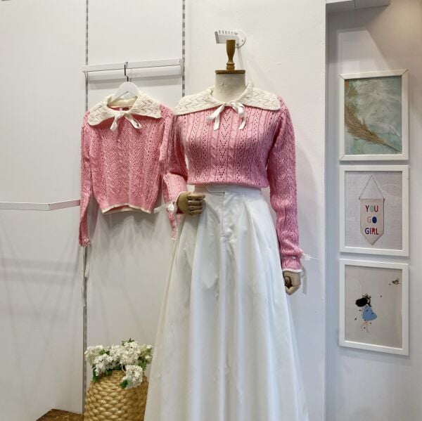 Beyaz Yakalı Kurdeleli Pembe Kazak