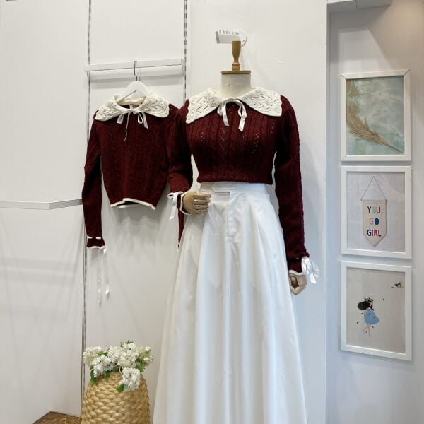 Beyaz Yakalı Kurdeleli Bordo Kazak