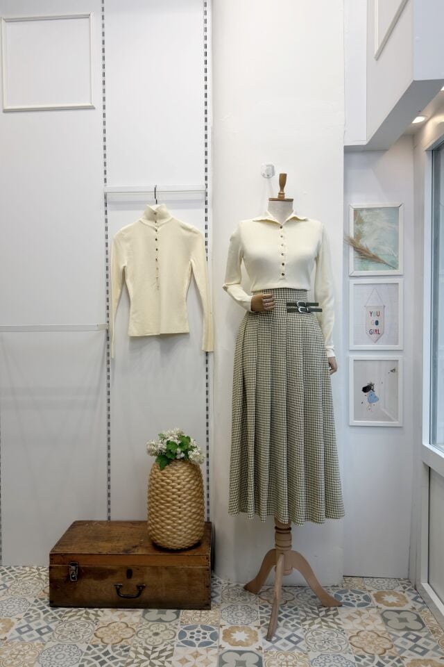 Krem Yeşil Kemer Detaylı Pötikare Solenne Etek