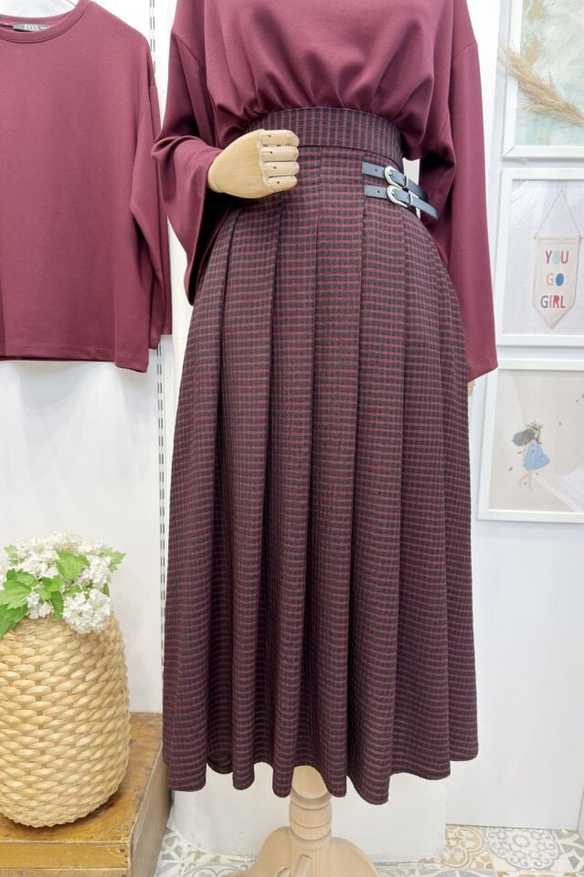 Bordo Kemer Detaylı Pötikare Solenne Etek