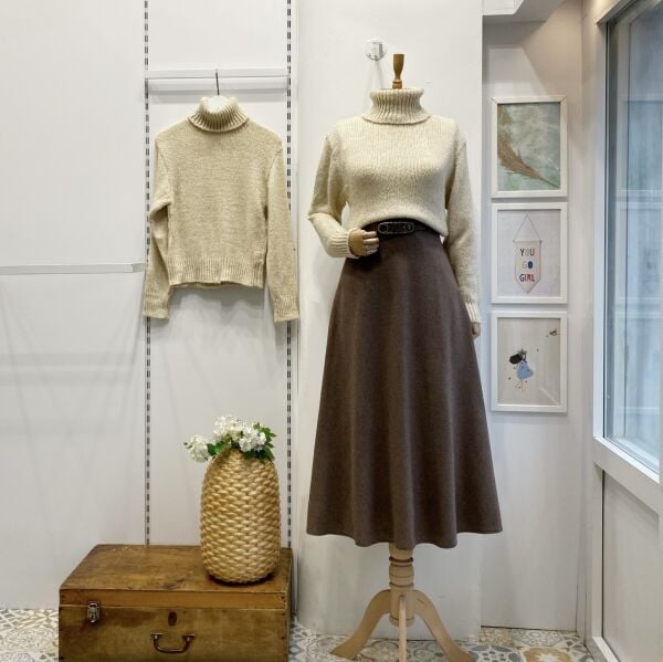 Koyu Vizon Kemerli İvory Kloş Etek