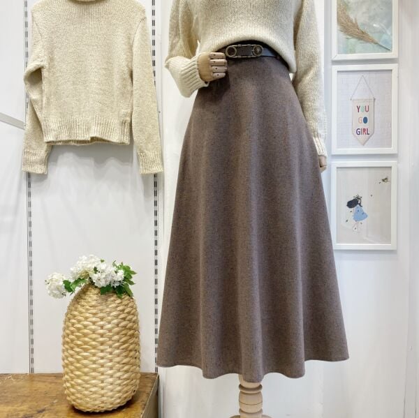 Koyu Vizon Kemerli İvory Kloş Etek