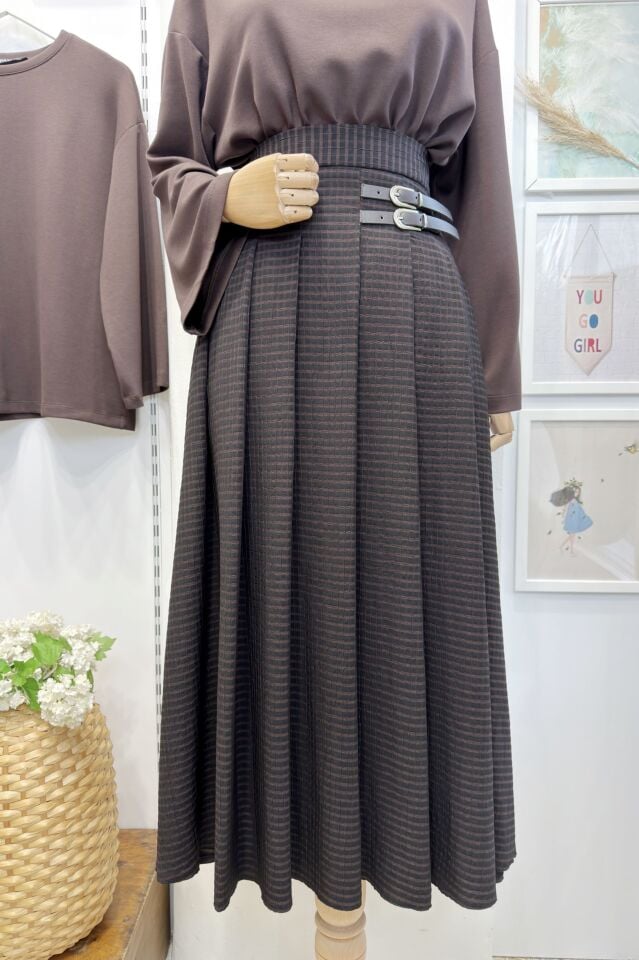 Kahverengi Kemer Detaylı Pötikare Solenne Etek