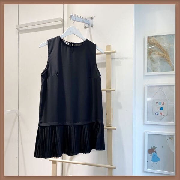 PİLE DETAYLI SİYAH ŞİFON İÇLİK