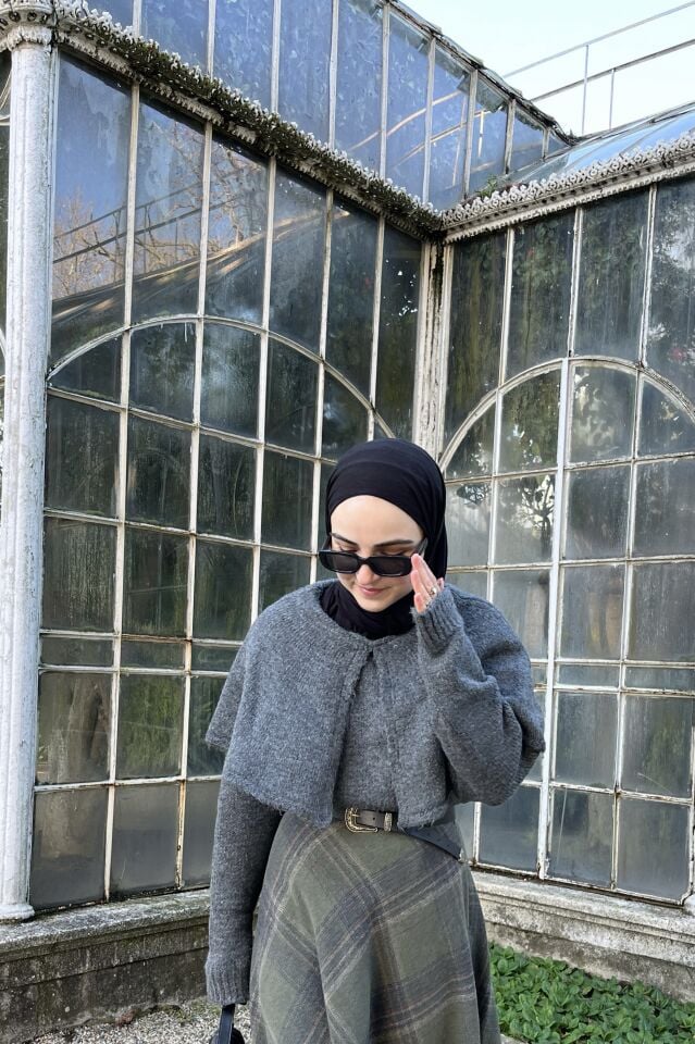 Faya Girls x Antrasit Yaka Detaylı Triko Kazak