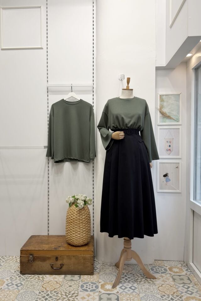 Siyah Pile Detaylı Senriss Etek