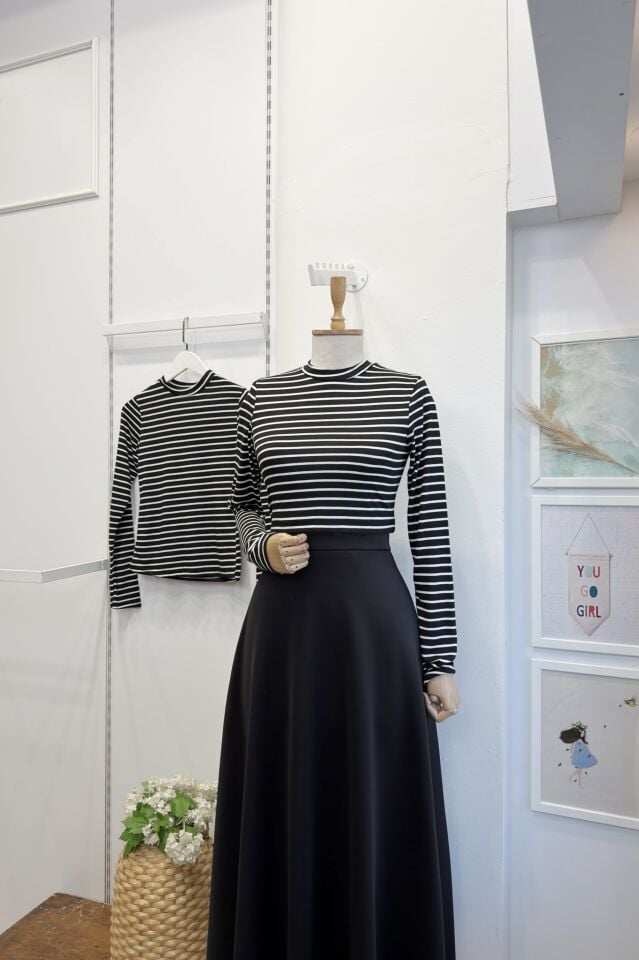 Siyah Çizgili Basic Bluz