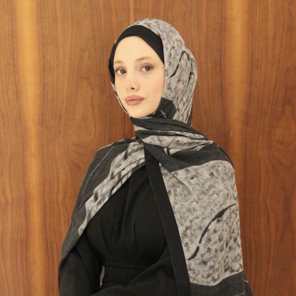 Sande Siyah Desenli Şal