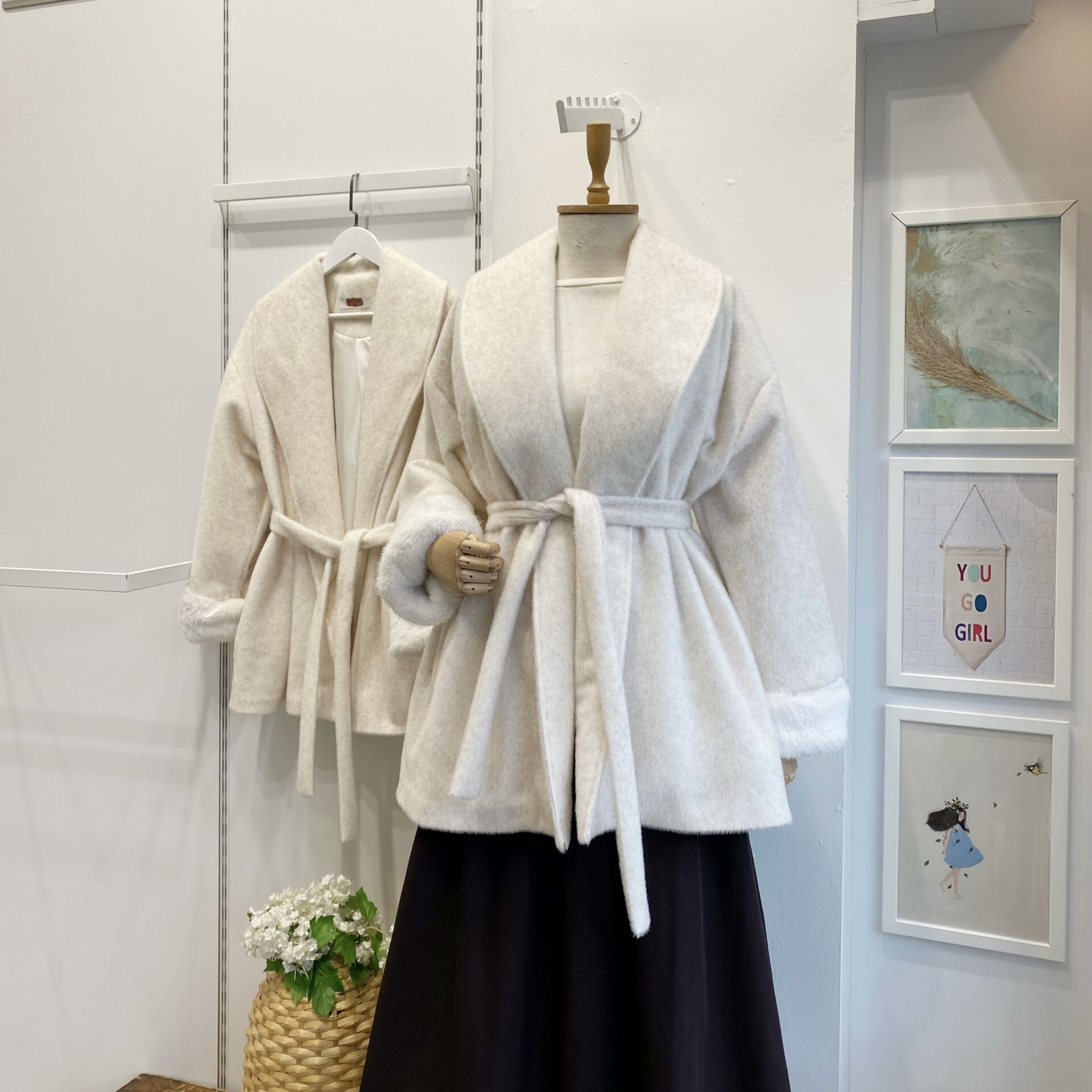 Ekru Peluş Kürk Kaban