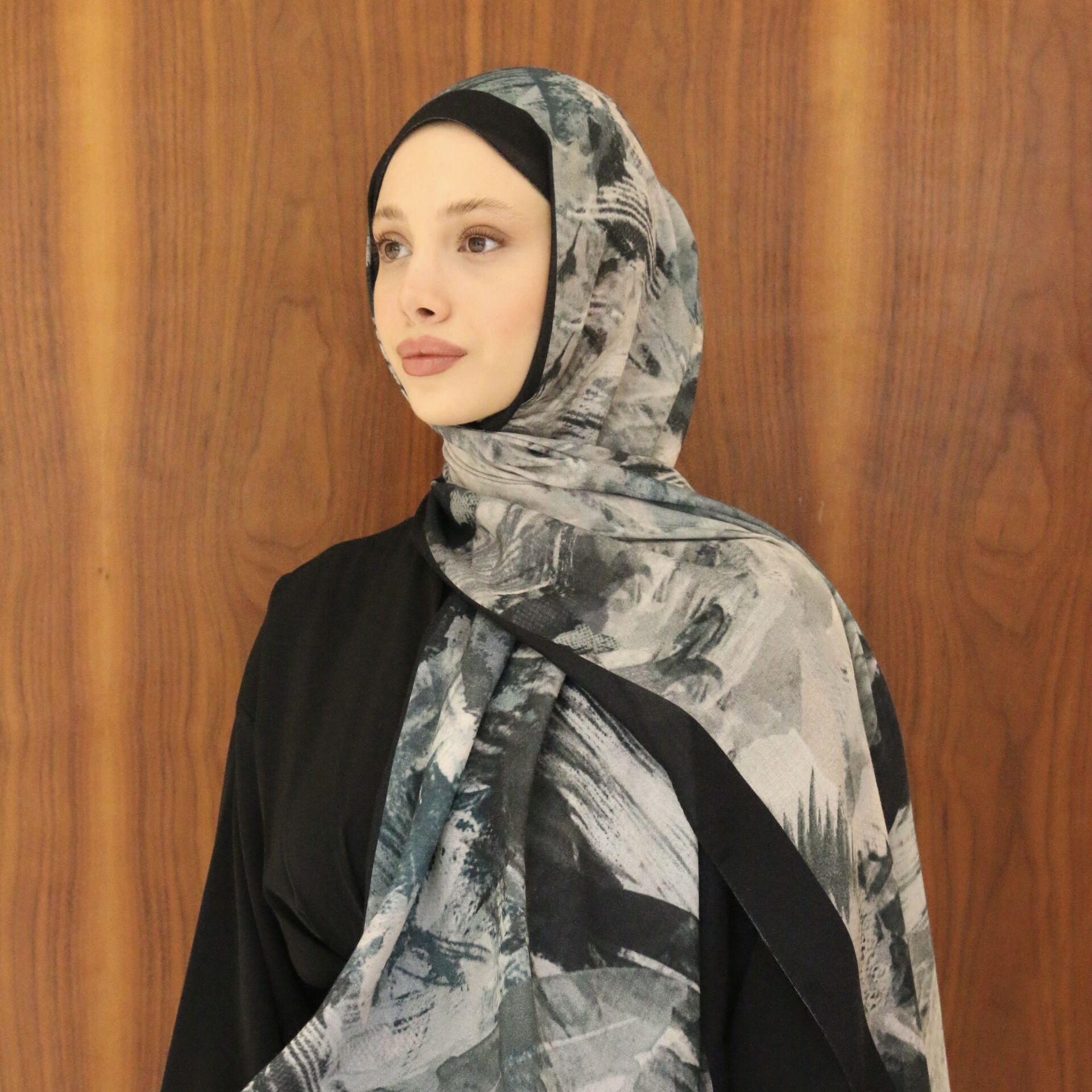 Waterly Siyah Desenli Şal