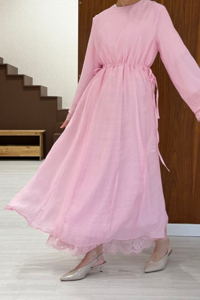 Pembe Elodie Dantel Detaylı Elbise
