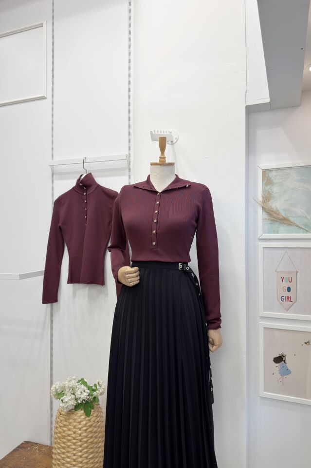 Mürdüm Dik Yaka Düğmeli Triko Bluz