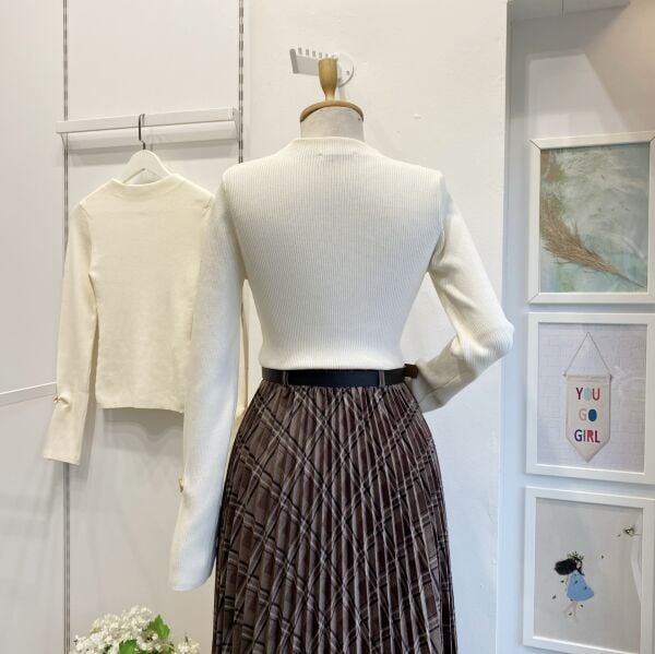 Kolu Düğme Detaylı Ekru Triko Bluz