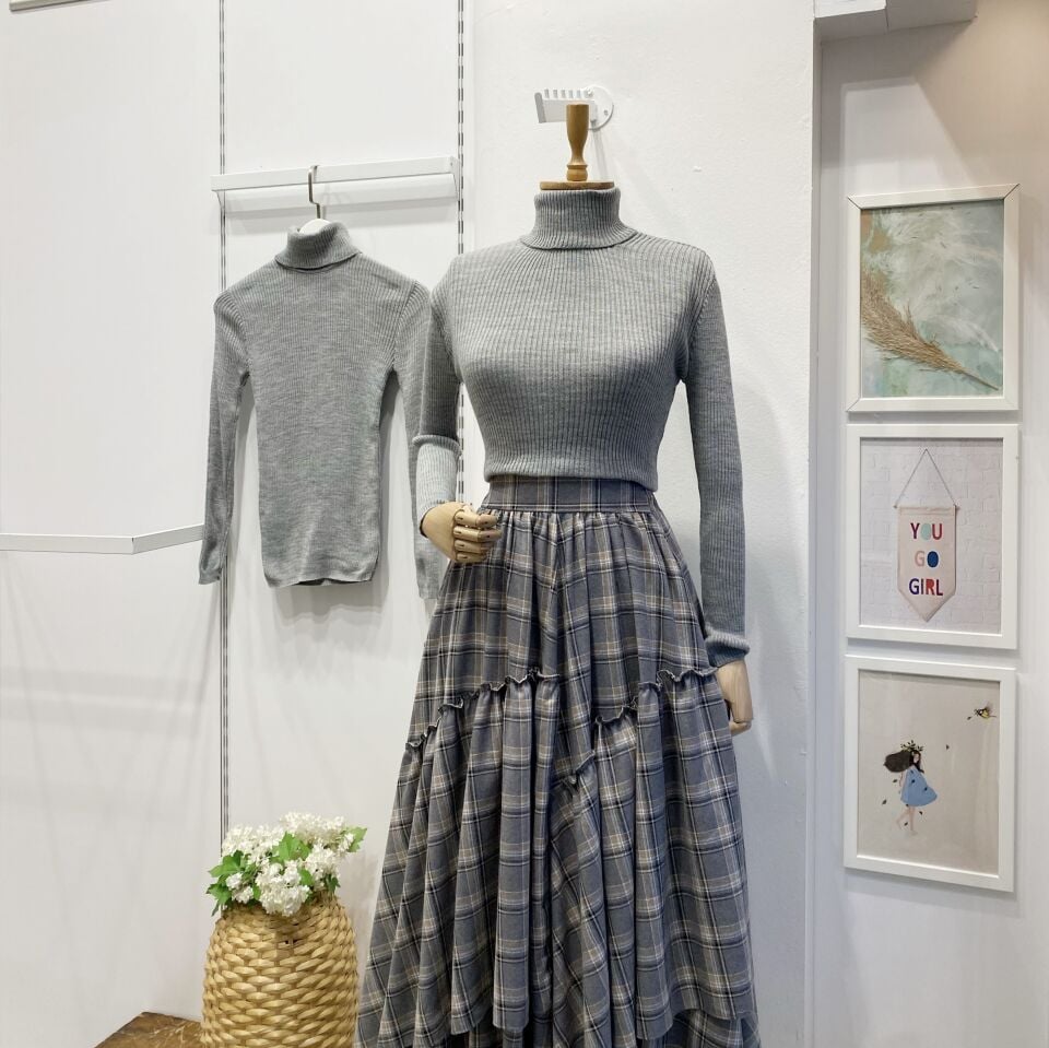 Gri Düz Yakalı Triko İçlik