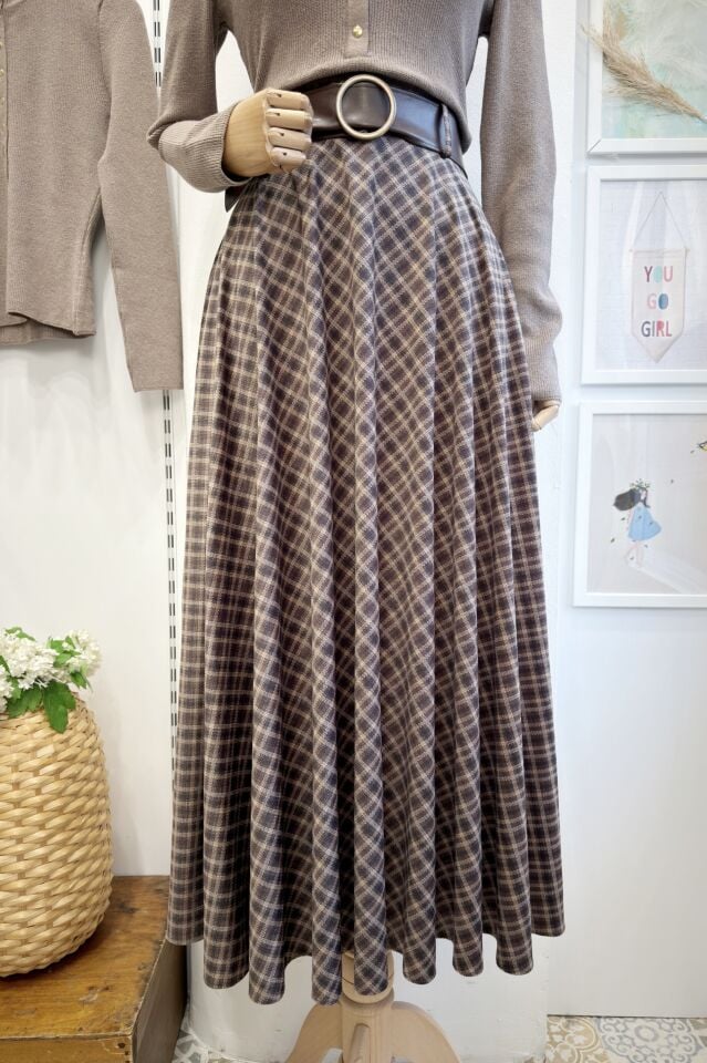 Koyu Vizon Yuvarlak Tokalı Velata Kadife Etek