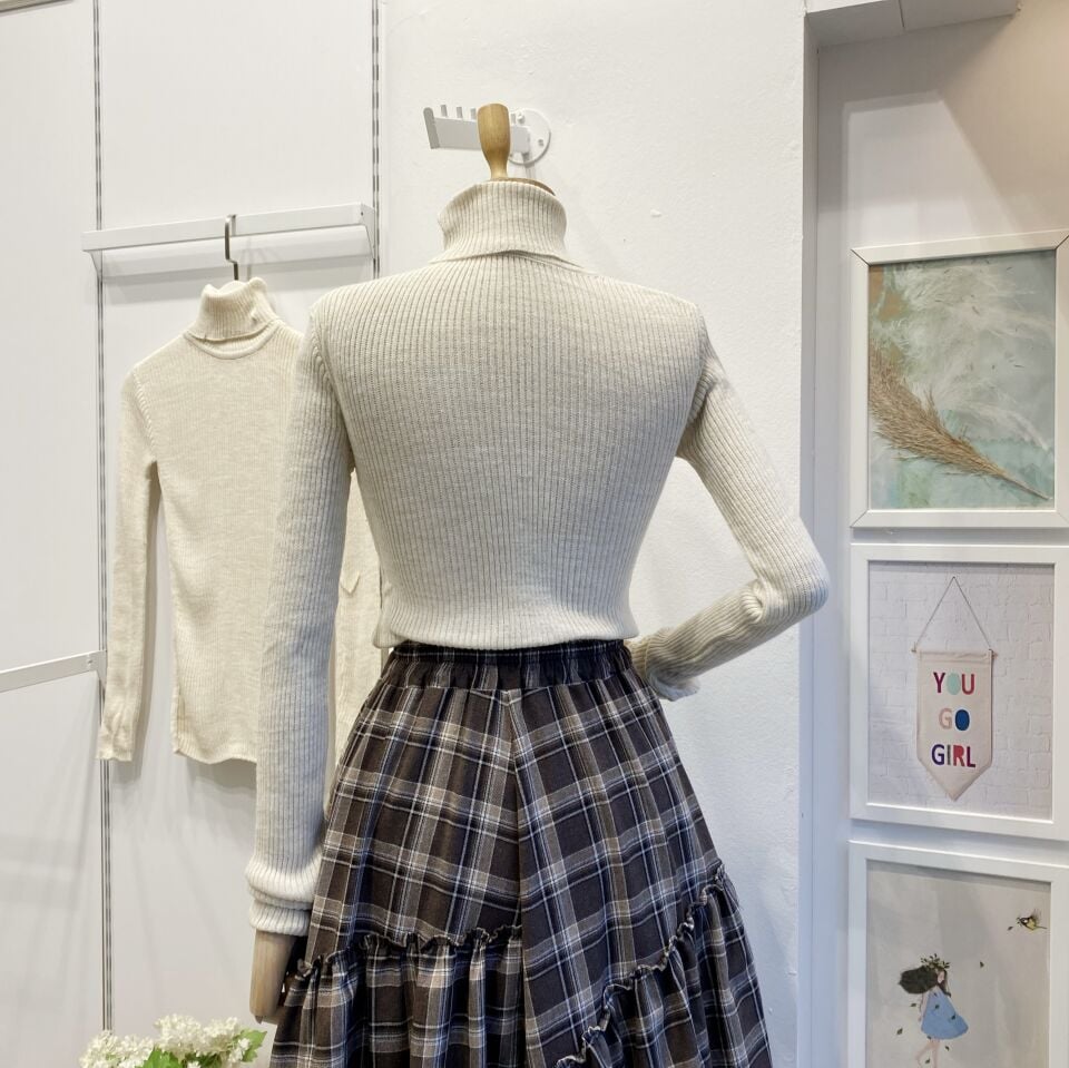 Krem Düz Yakalı Triko İçlik