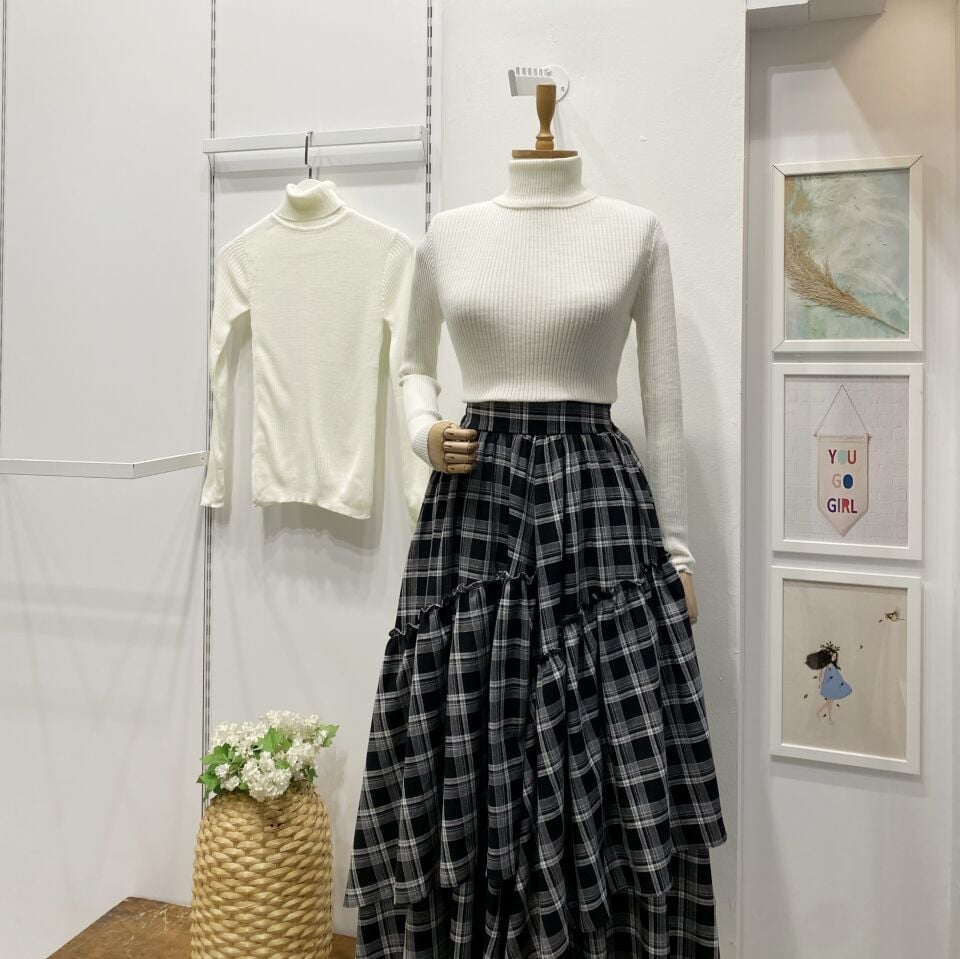 Beyaz Düz Yakalı Triko İçlik