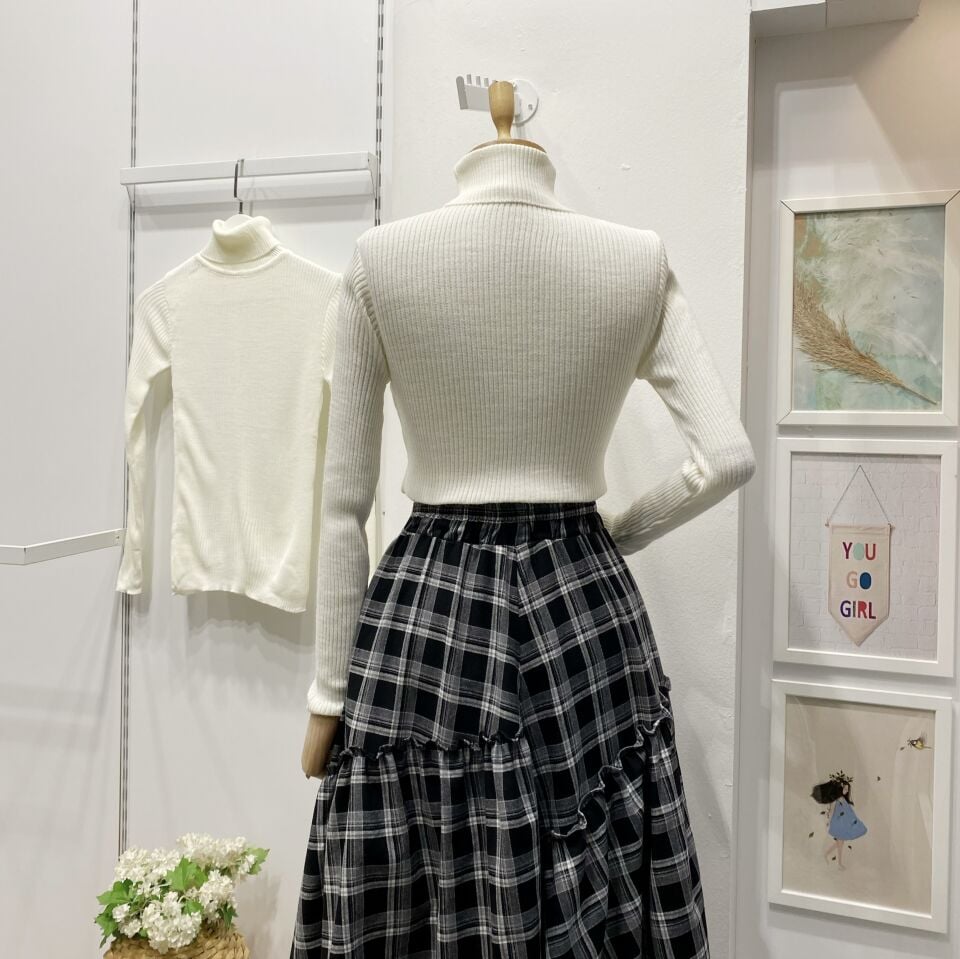 Beyaz Düz Yakalı Triko İçlik