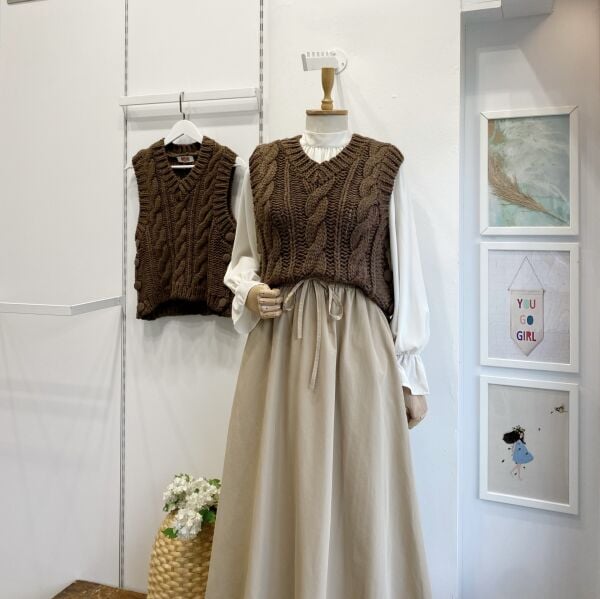 Kahverengi Saç Örgülü Süveter