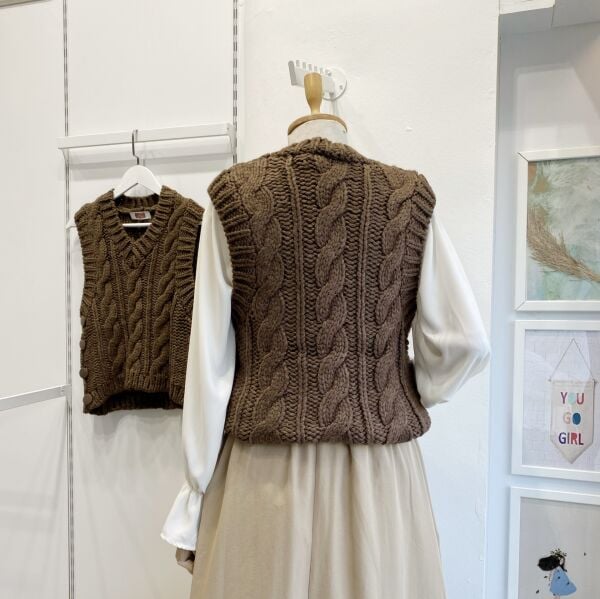 Kahverengi Saç Örgülü Süveter