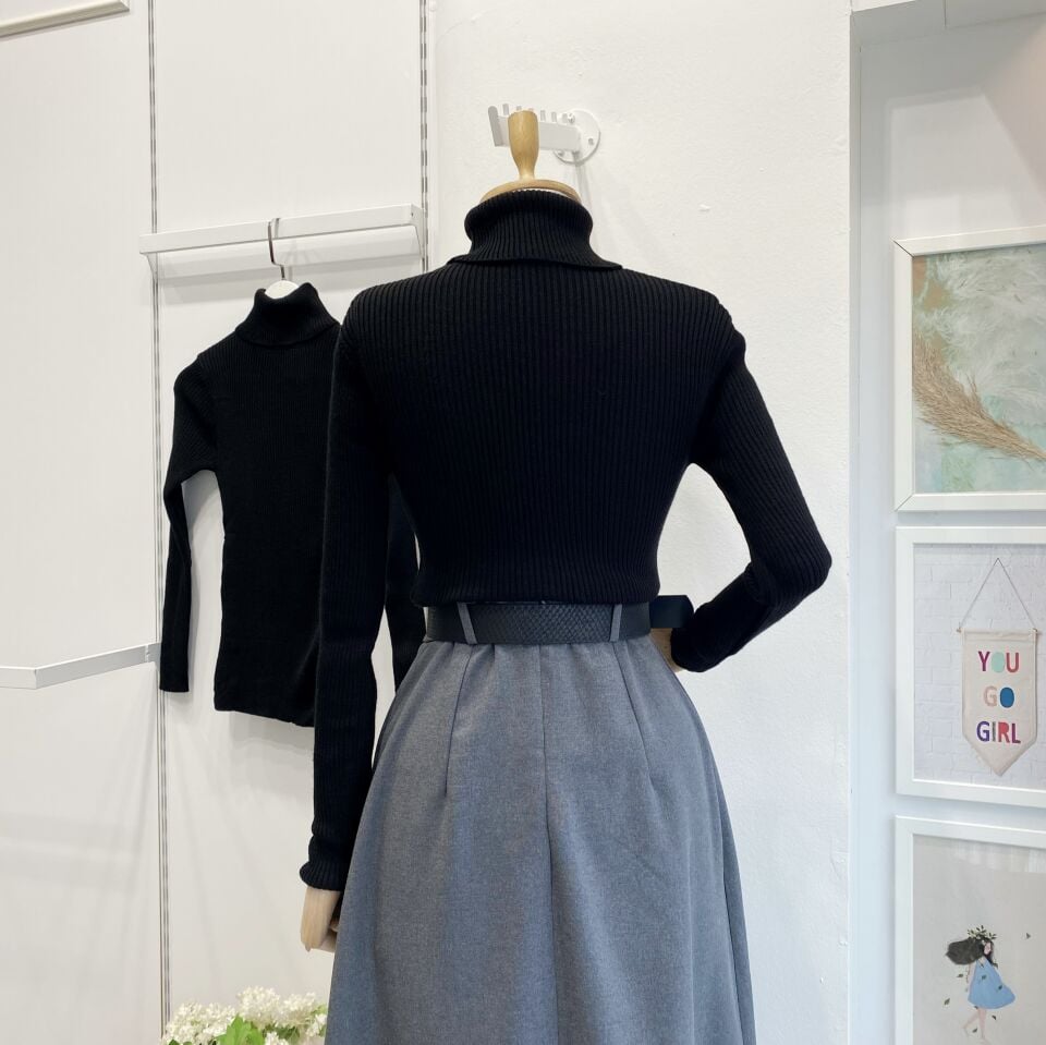 Siyah Düz Yakalı Triko İçlik