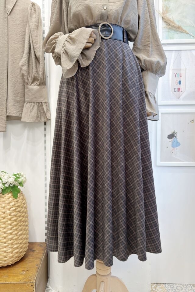 Siyah Yuvarlak Tokalı Velata Kadife Etek