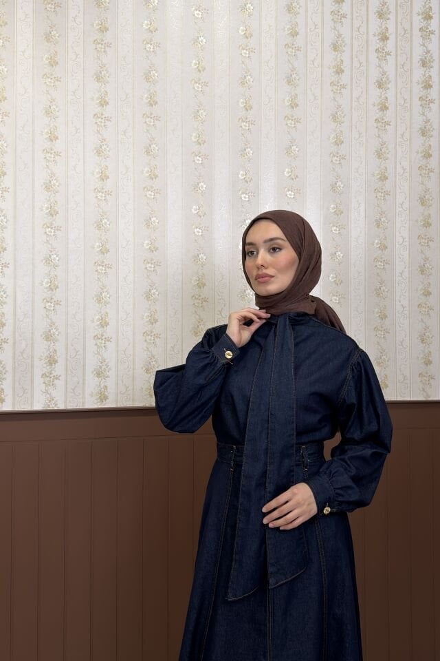 Lacivert Fular Detaylı İnce Kot Takım