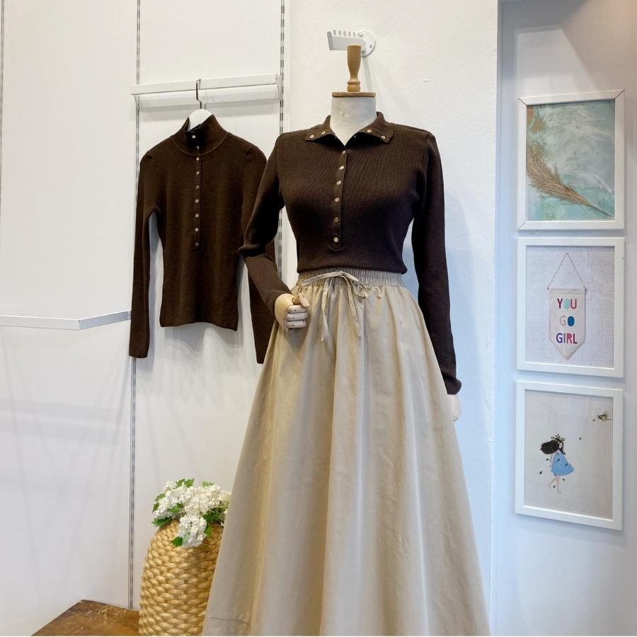 Kahverengi Dik Yaka Çıtçıtlı Triko Bluz