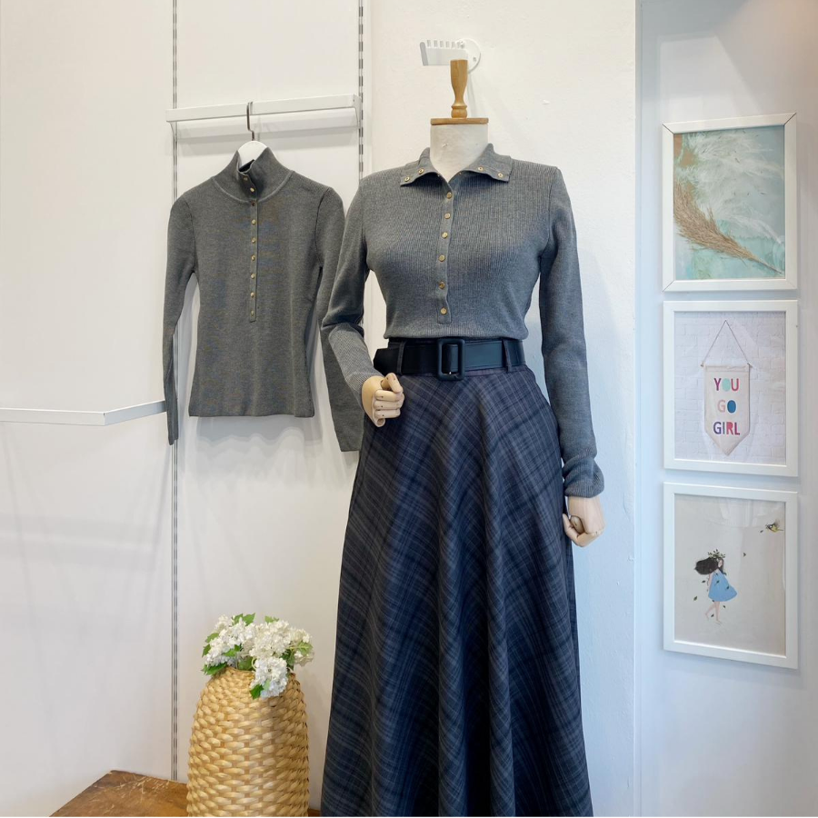 Gri Dik Yaka Düğmeli Triko Bluz