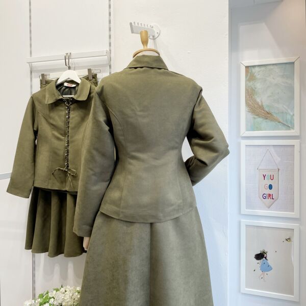 Haki Yeşili Bağcık Detaylı Süet Takım