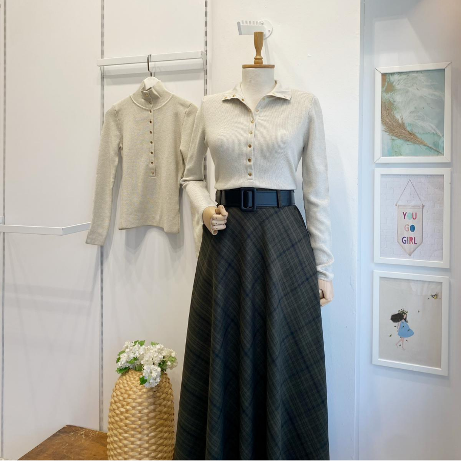 Taş Rengi Dik Yaka Çıtçıtlı Triko Bluz