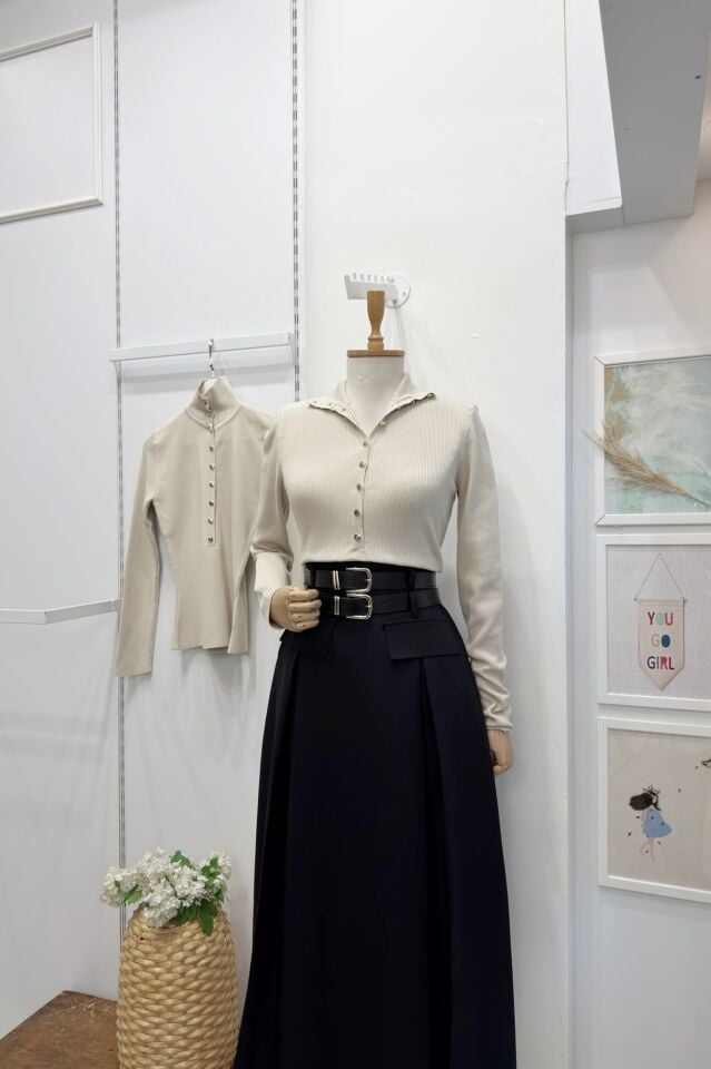 Taş Rengi Dik Yaka Düğmeli Triko Bluz