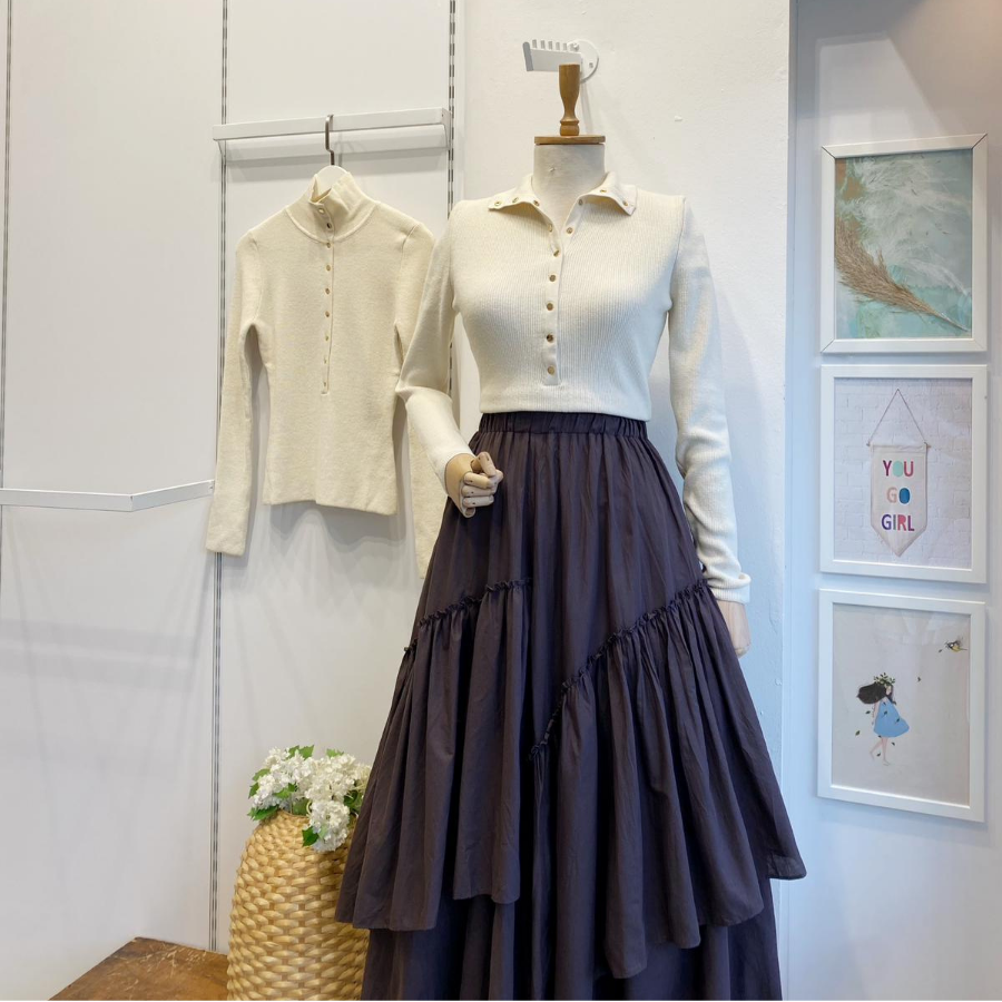 Ekru Dik Yaka Çıtçıtlı Triko Bluz