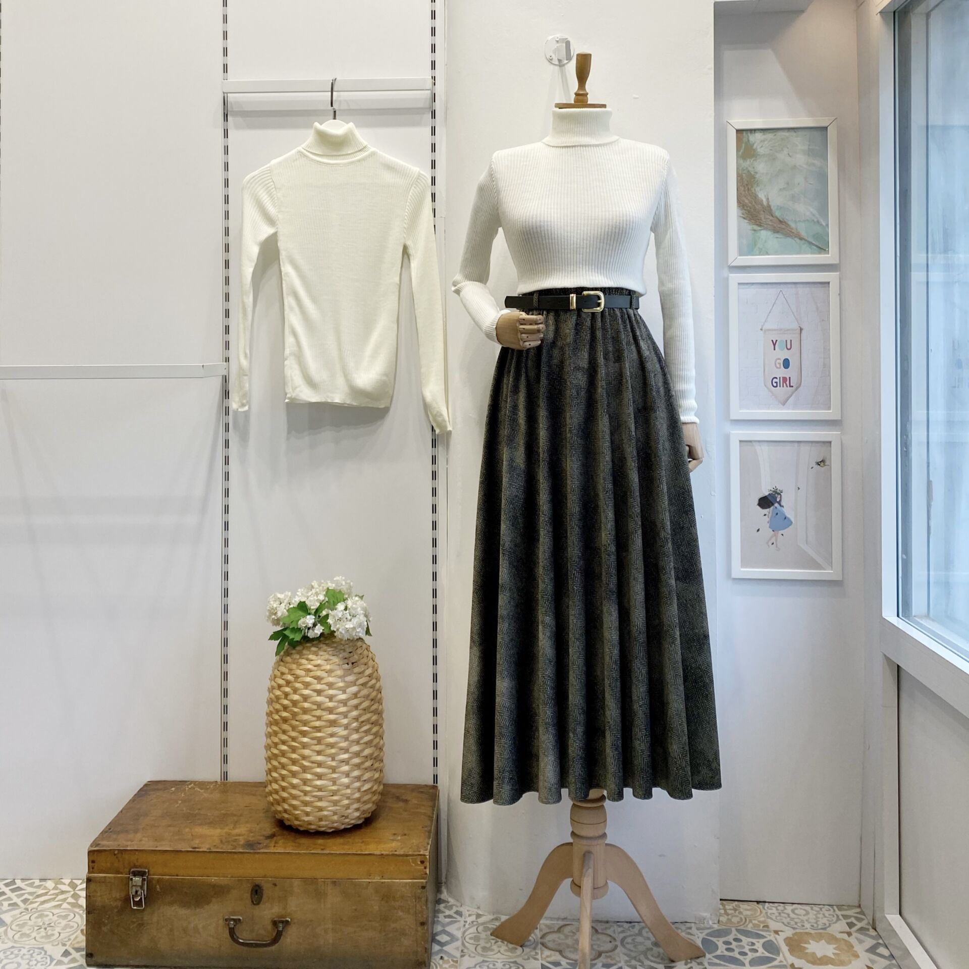 Kazayağı Desenli Yeşil Kemerli Etek