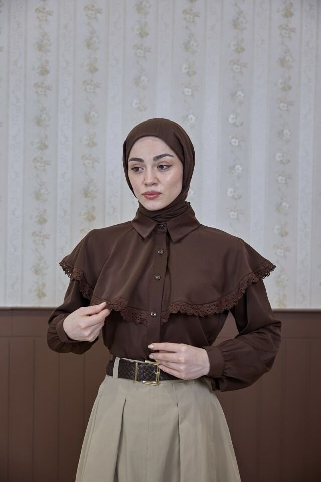 Kahverengi Fisto Şeritli Pelerin Detaylı Gömlek