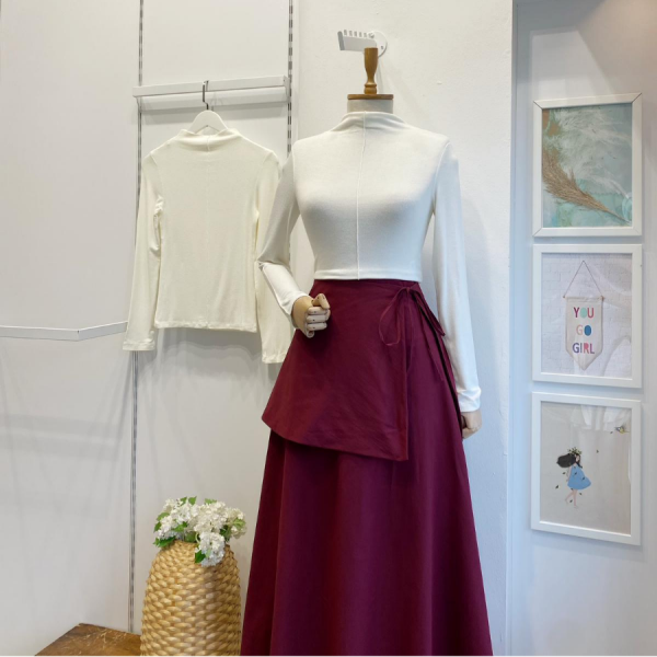 Dikiş Detaylı Ekru Likralı Bluz