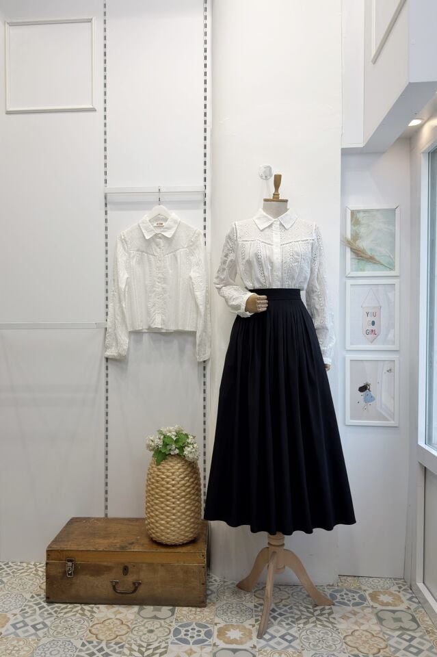 Beyaz Fistolu Romantik Gömlek