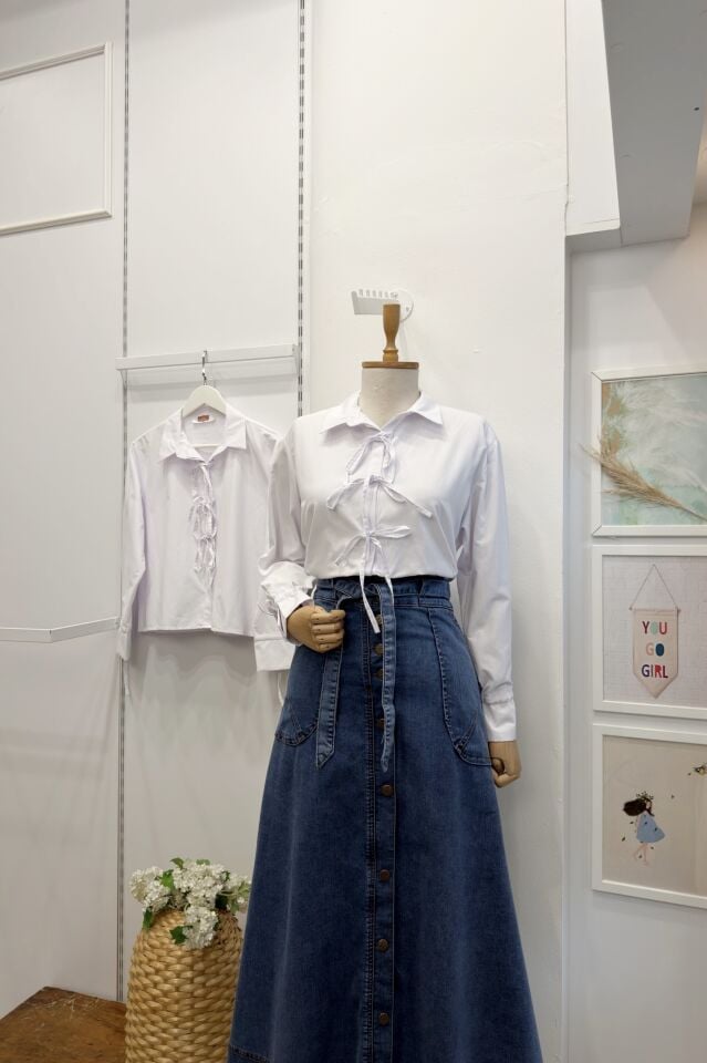 Beyaz Kurdele Detaylı Poplin Gömlek