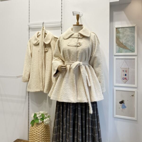 Ekru Yün Pelerin Kaban