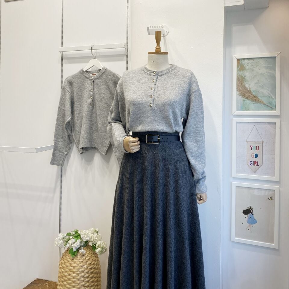 Gri Gold Düğmeli Triko Kazak