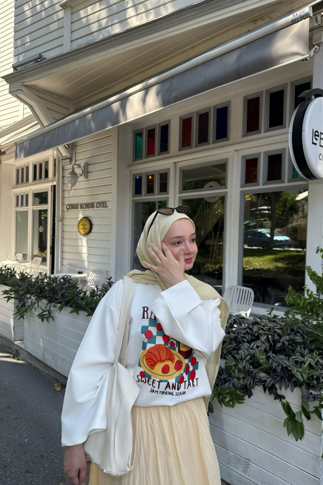 Faya Girls x Kruvasan Baskılı Beyaz Oversize Bluz