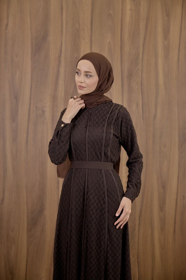 Kahverengi İşlemeli Brode Elbise