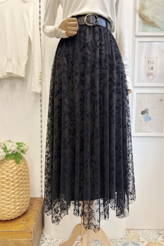 Siyah Çiçek İşlemeli Flog Baskı Tül Asimetrik Etek