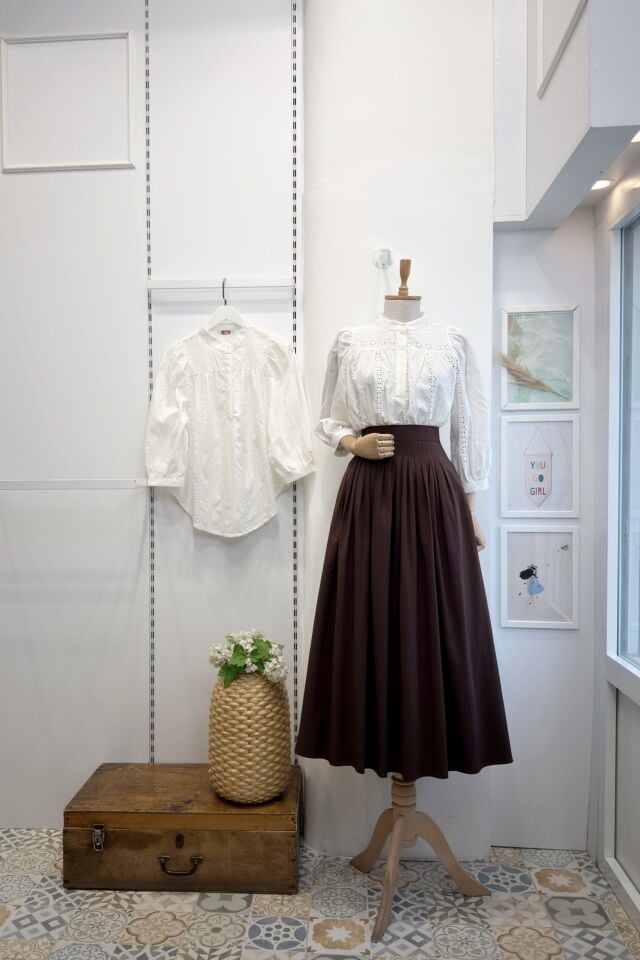 Krem Fistolu Yarım Kol Romantik Gömlek