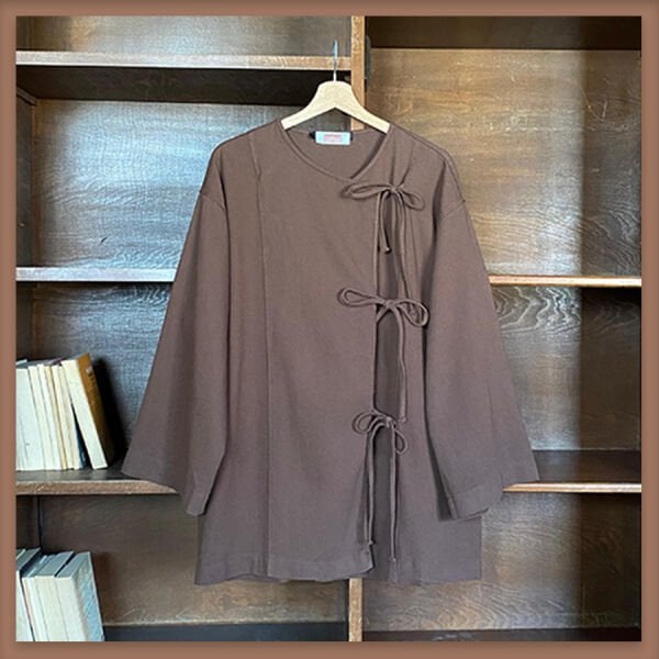 Kahverengi bağcık detaylı gabardin ceket