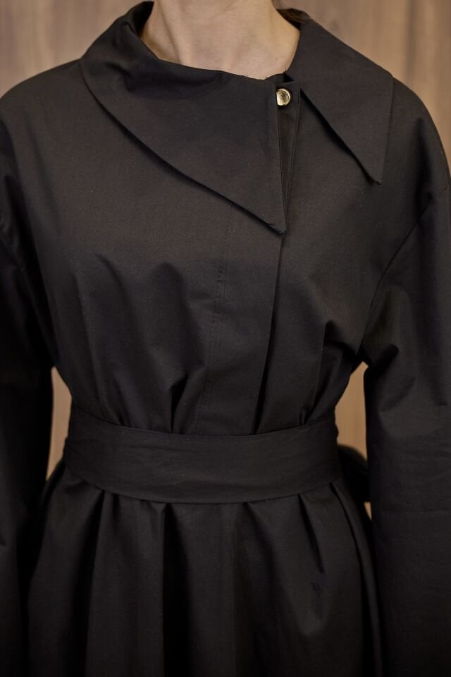 Siyah Yaka Detaylı Poplin Elbise