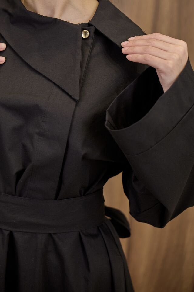 Siyah Yaka Detaylı Poplin Elbise