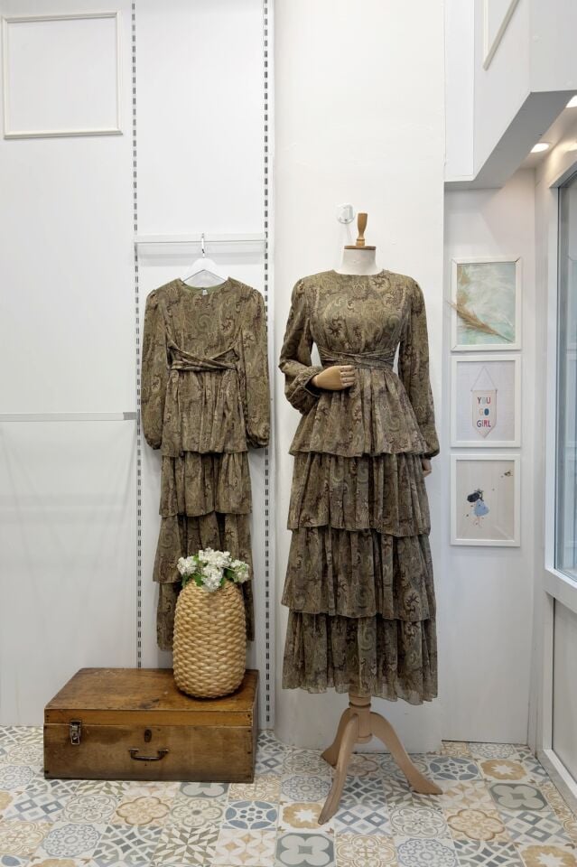 Yeşil Şal Desenli Kat Kat Elbise